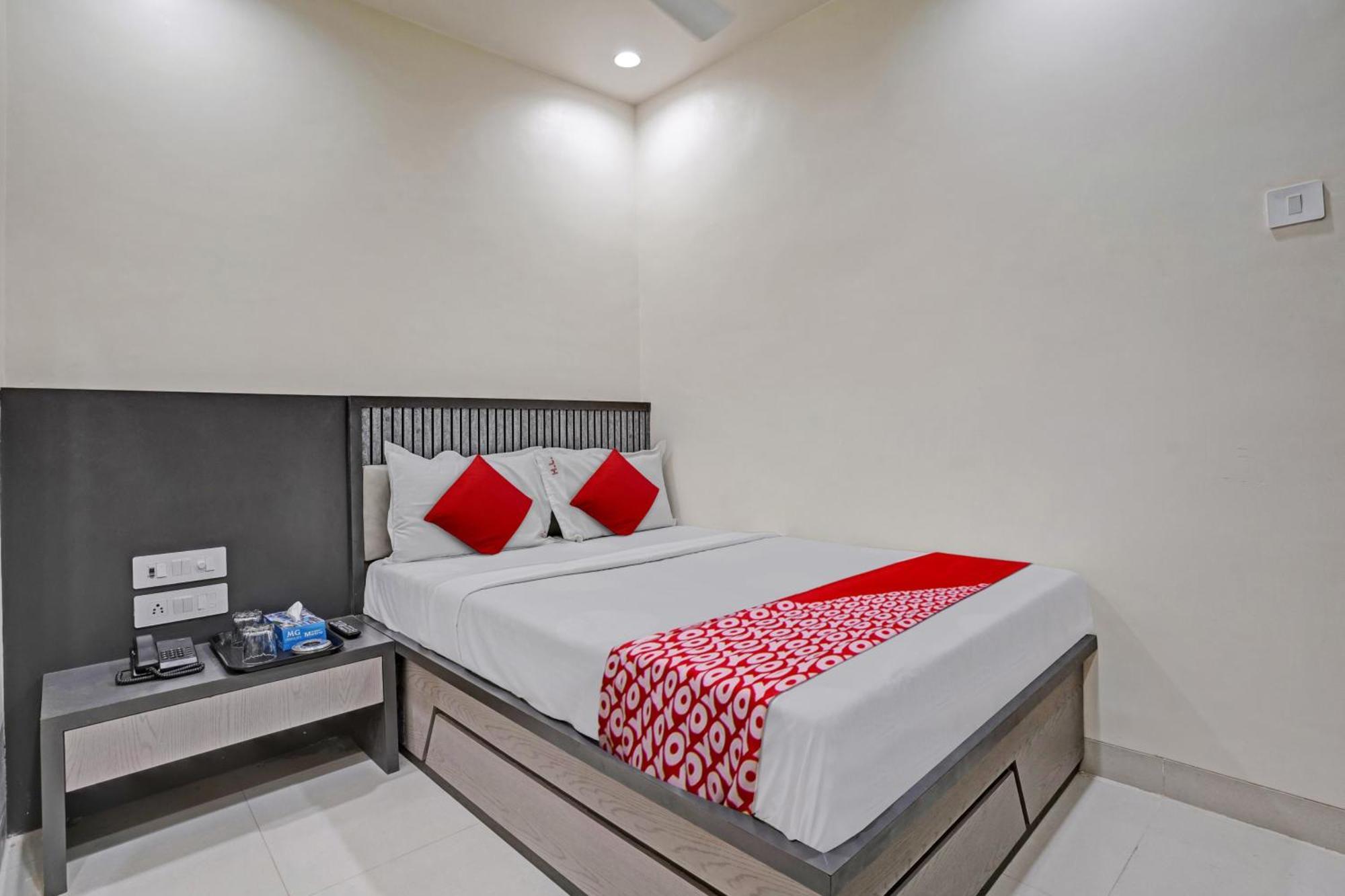 Super Hotel O Dhiman Residency Ulhasnagar Ngoại thất bức ảnh